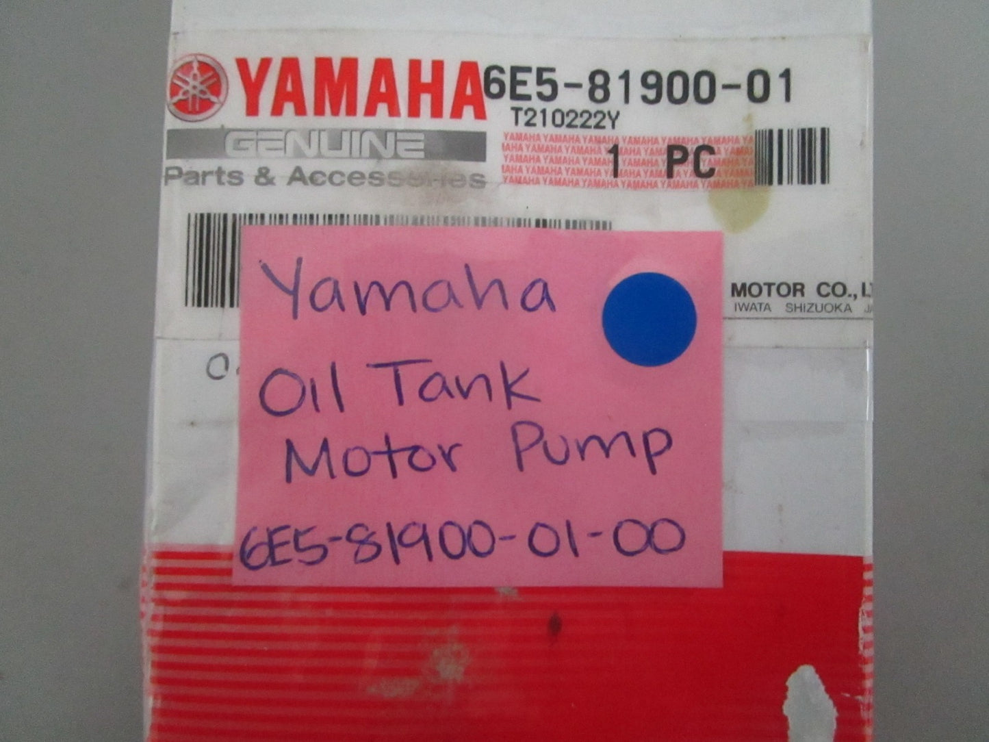 NEW OEM 6E5-81900-01-00 Yamaha Oil Tank Motor Pump 0820