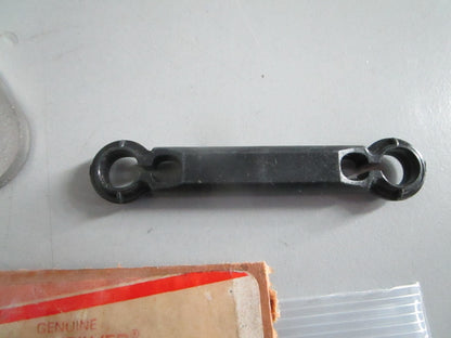 NEW OEM 93051M Mercury Quicksilver Attaching Kit 0820