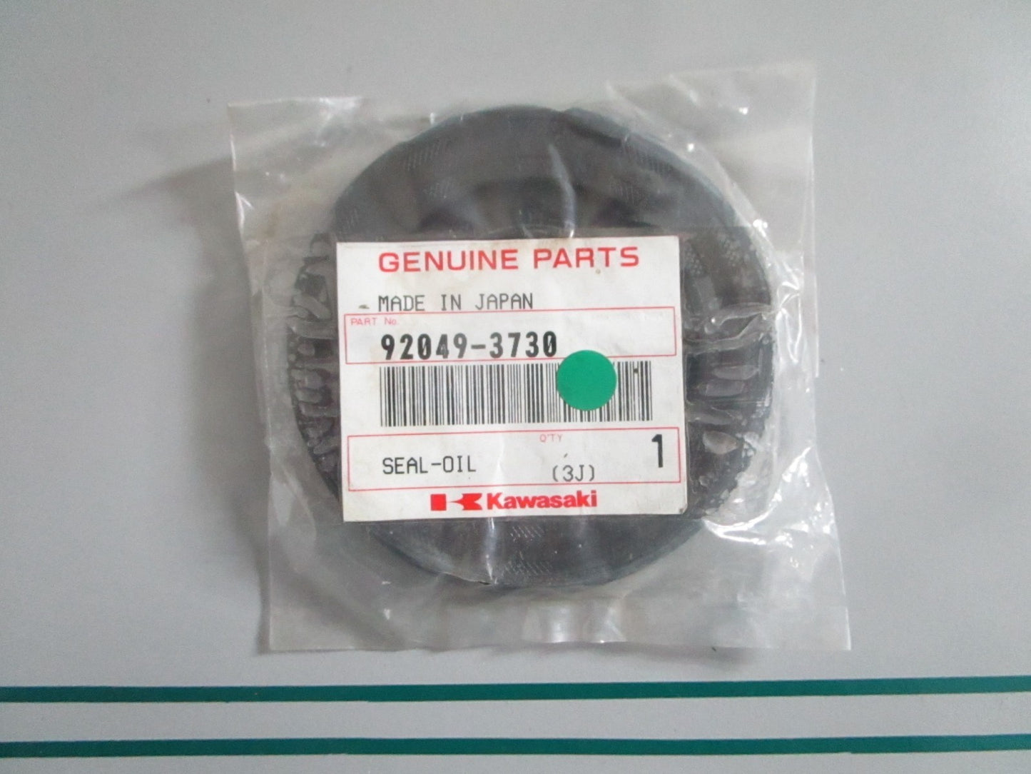 NEW OEM 92049-3730 Kawasaki Oil Seal 0820