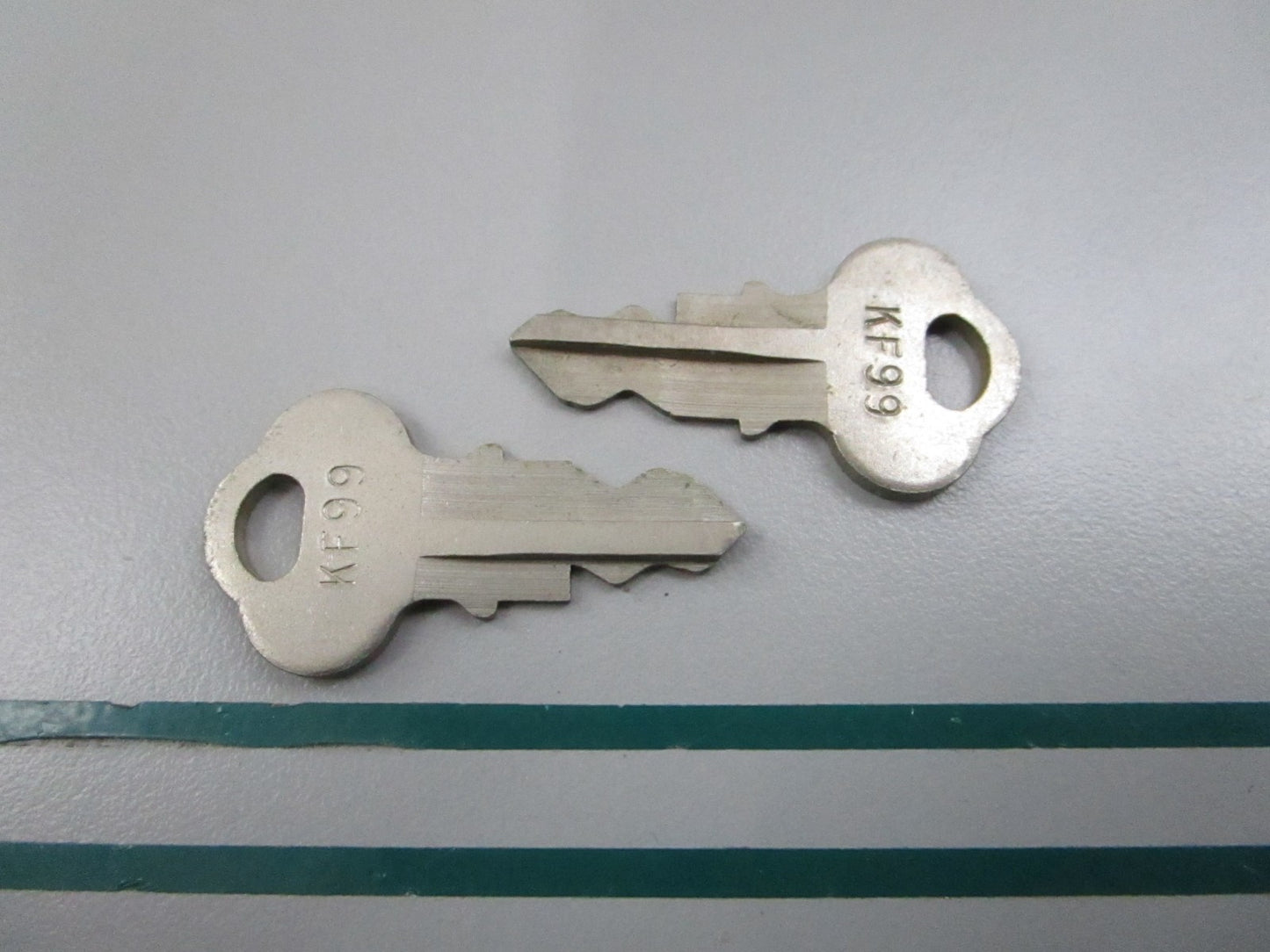 NEW OEM (LOT OF 2) 501614 0501614 OMC Johnson Evinrude KF99 Ignition Key 0810