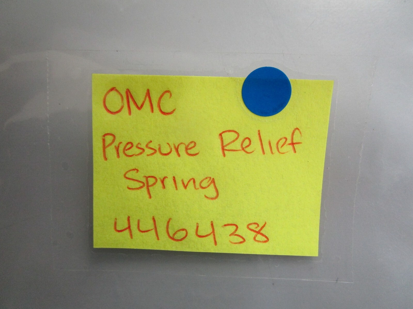 *NEW OEM* 0820 OMC Johnson Evinrude Pressure Relief Spring 446438 0446438