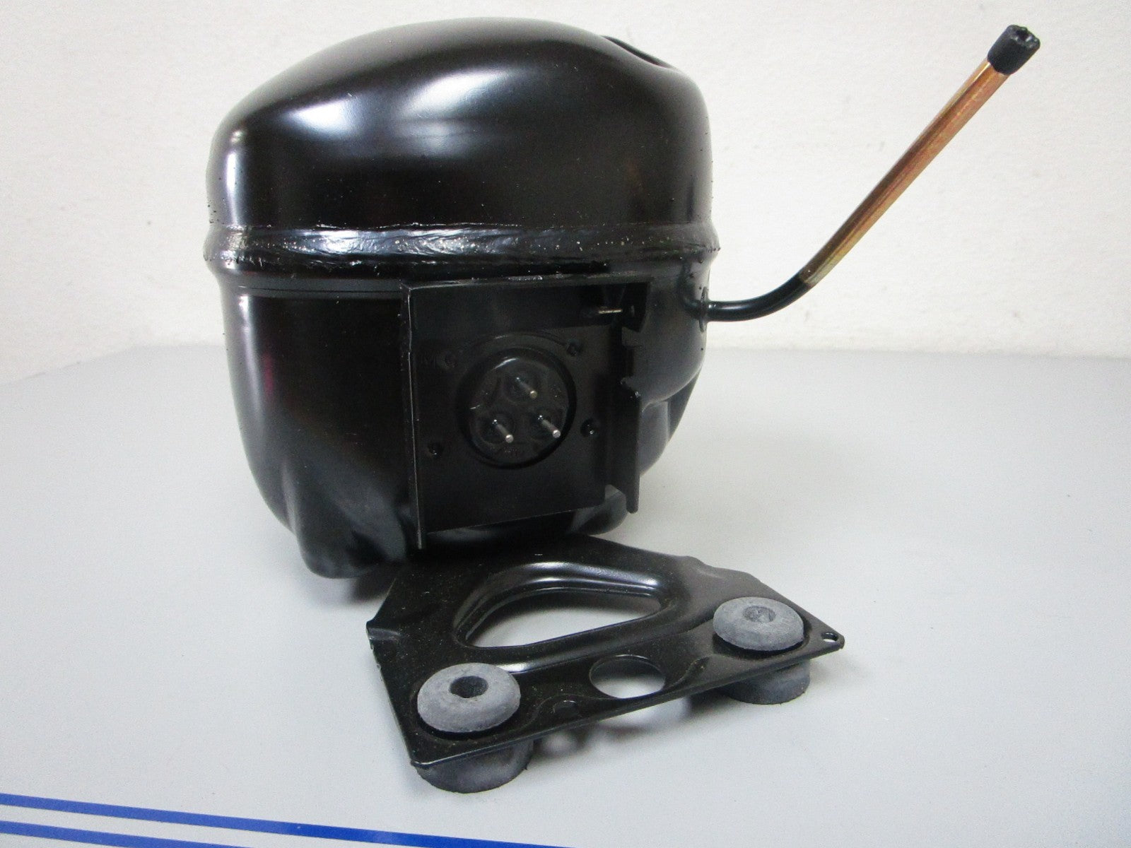 *NEW OEM* 0720 Electrolux Compressor Assembly 5304534452