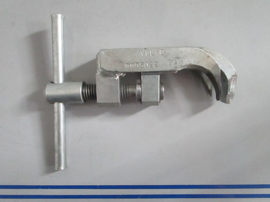NEW OEM 9995022 Volvo Penta Press Tool 0820