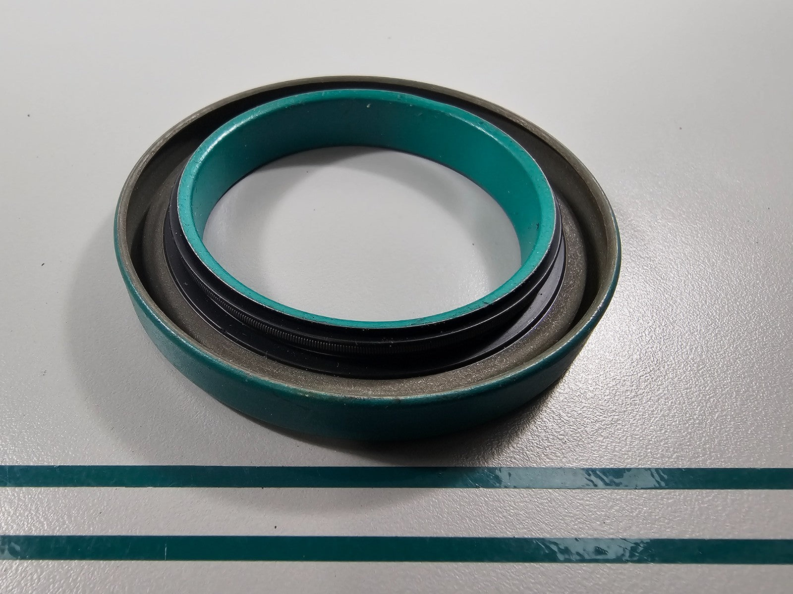 NEW OEM RE542195 John Deere Oil Seal 0810