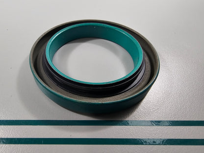 NEW OEM RE542195 John Deere Oil Seal 0810