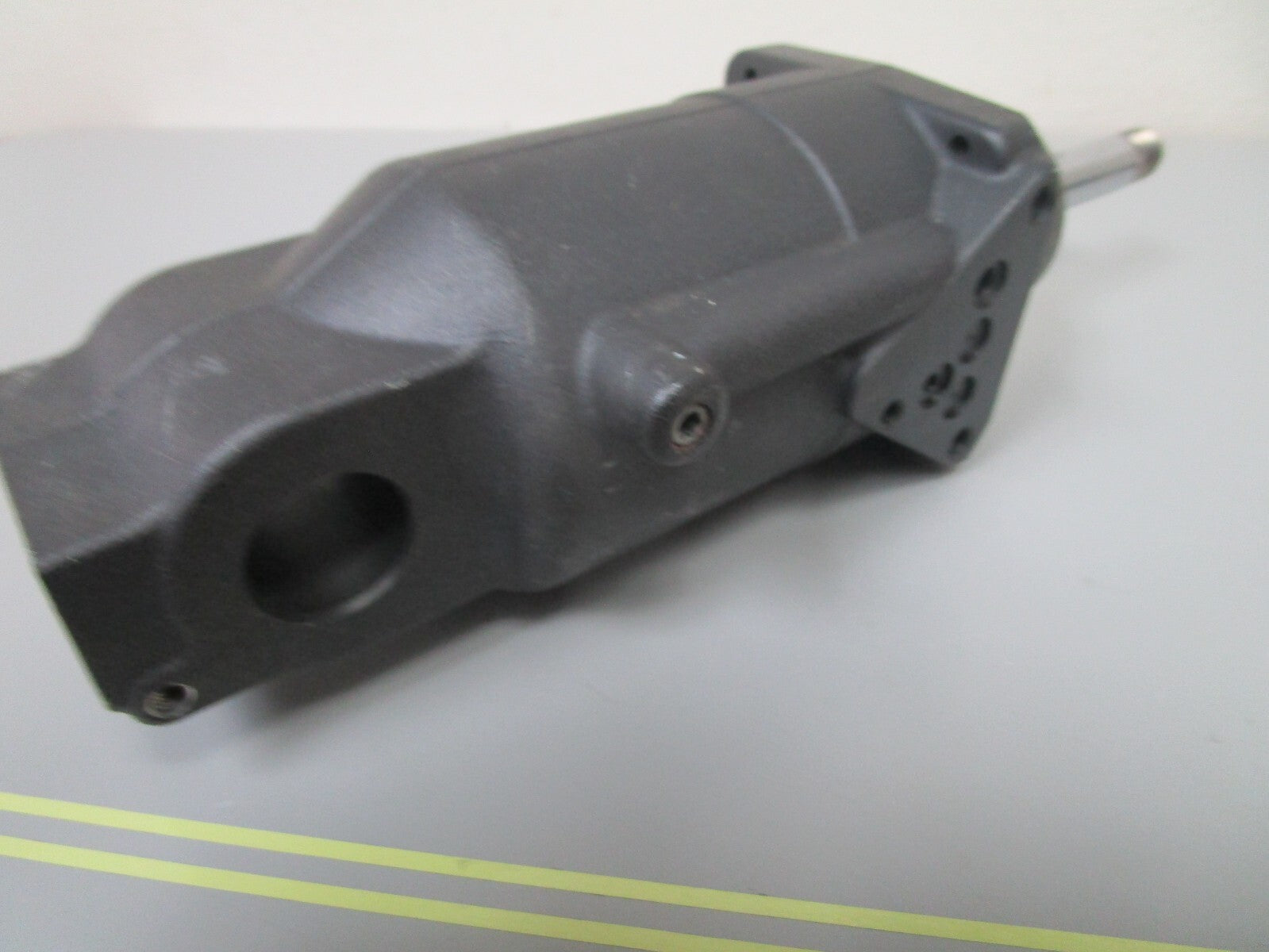 *NEW OEM* *6 MONTH WARRANTY* 0720 Suzuki 70 80 90 hp Manifold Ay 48400-87L02