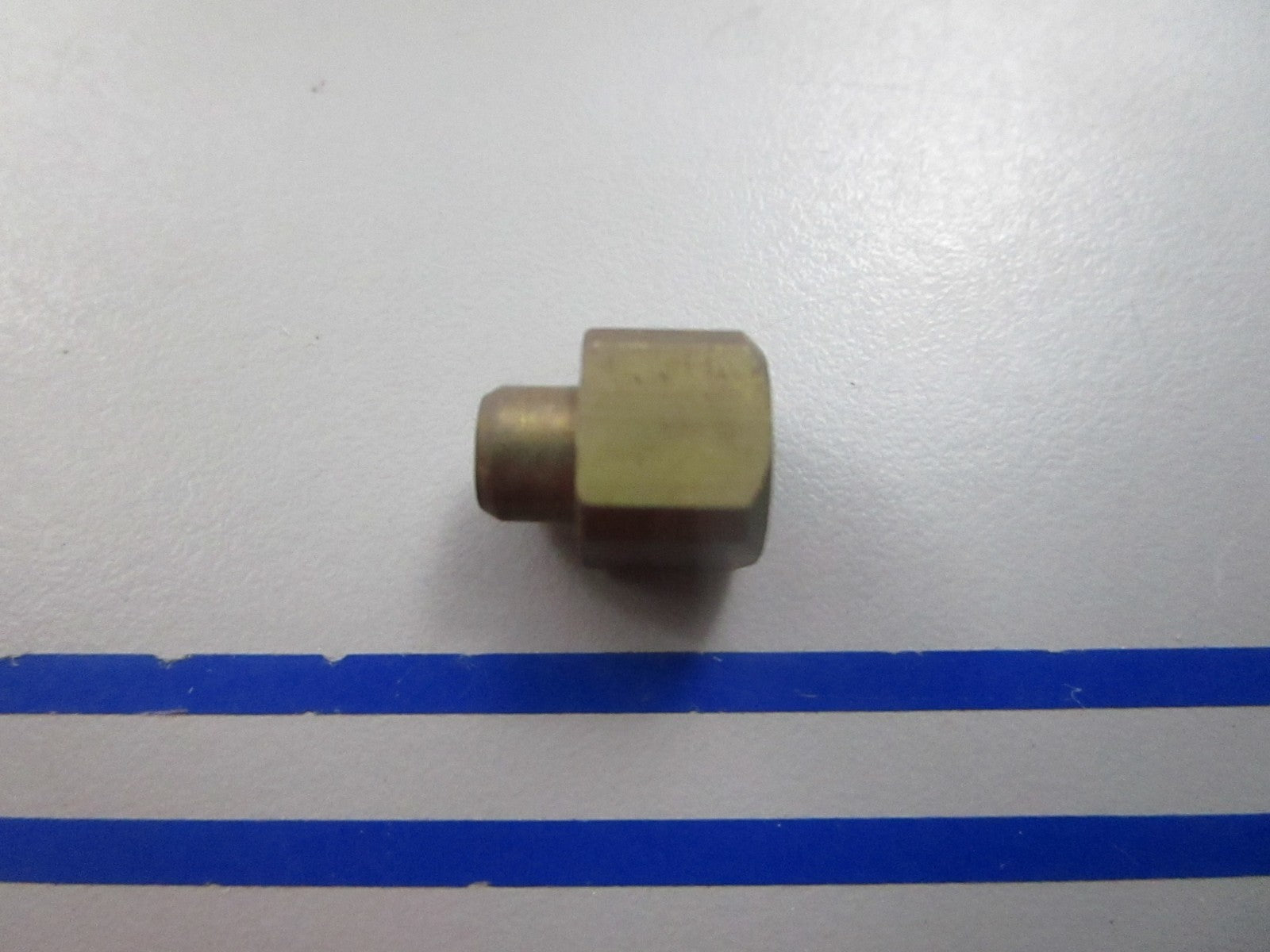 NEW OEM 303595 0303595 OMC Johnson Evinrude Valve 0810