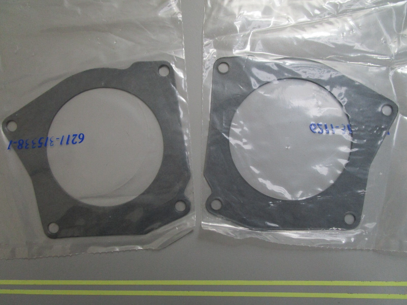 *NEW OEM* (LOT OF 2) 0810 OMC Johnson Evinrude Gasket 315338 0315338