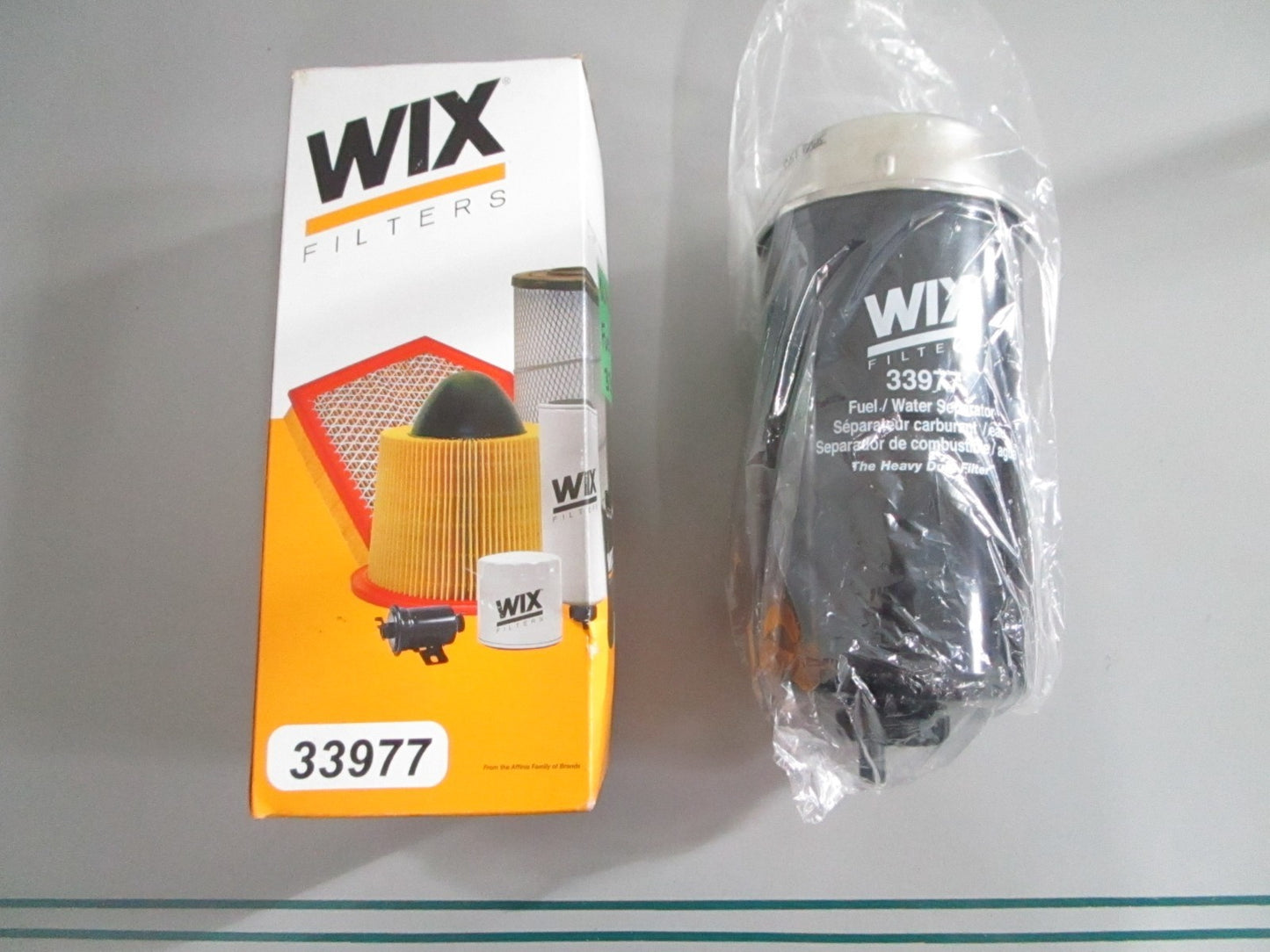 NEW OEM 33977 Wix Fuel Filter 0820