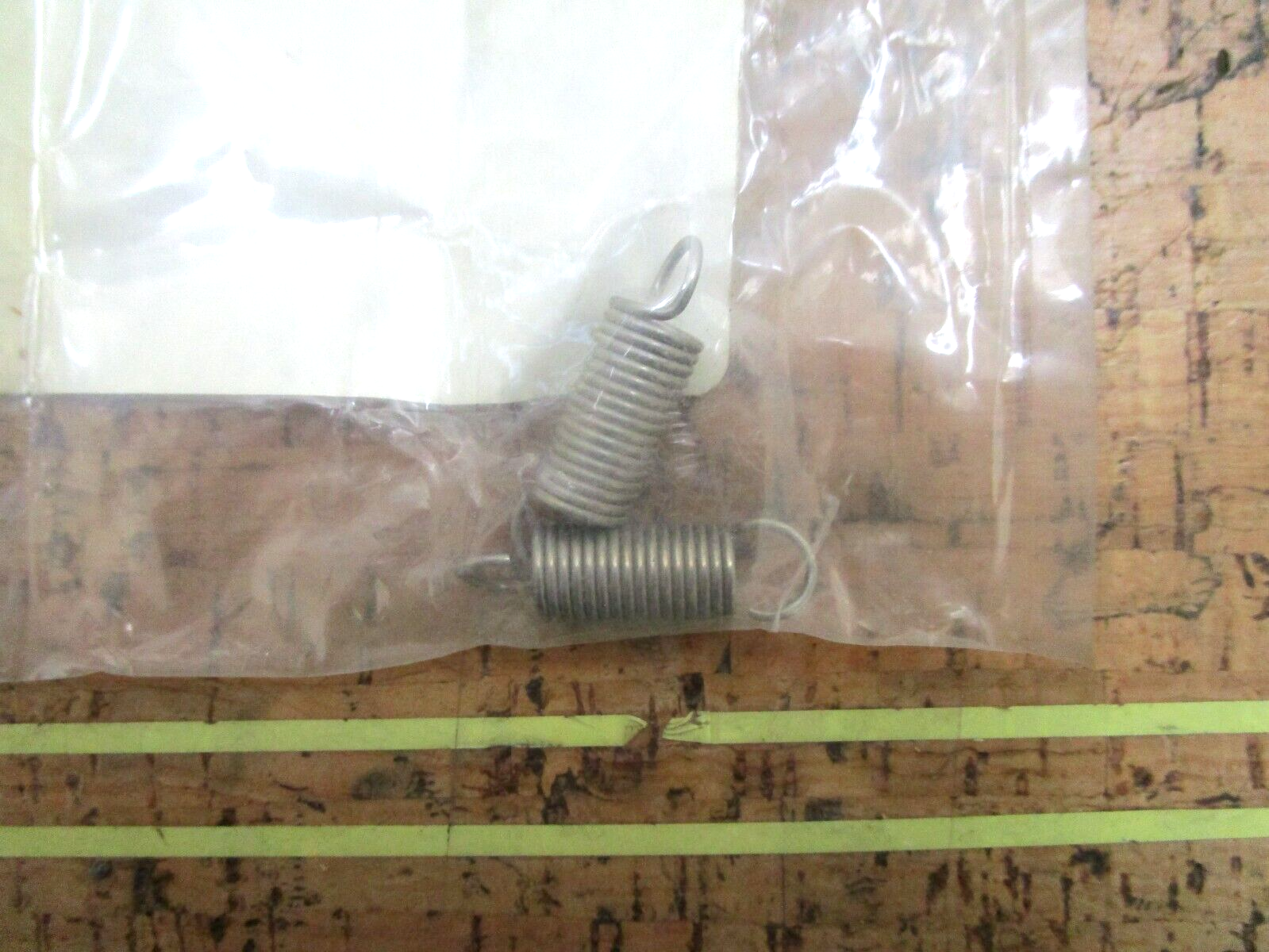 *NEW OEM* (LOT OF 2) 0750 Volvo Penta SPRING 897841