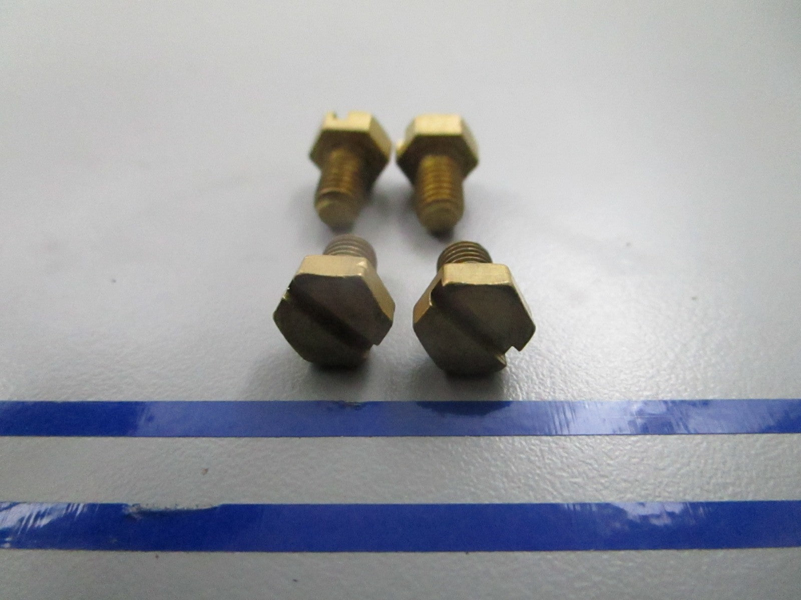 *NEW OEM* (LOT OF 4) 0810 Volvo Penta Screw 841693