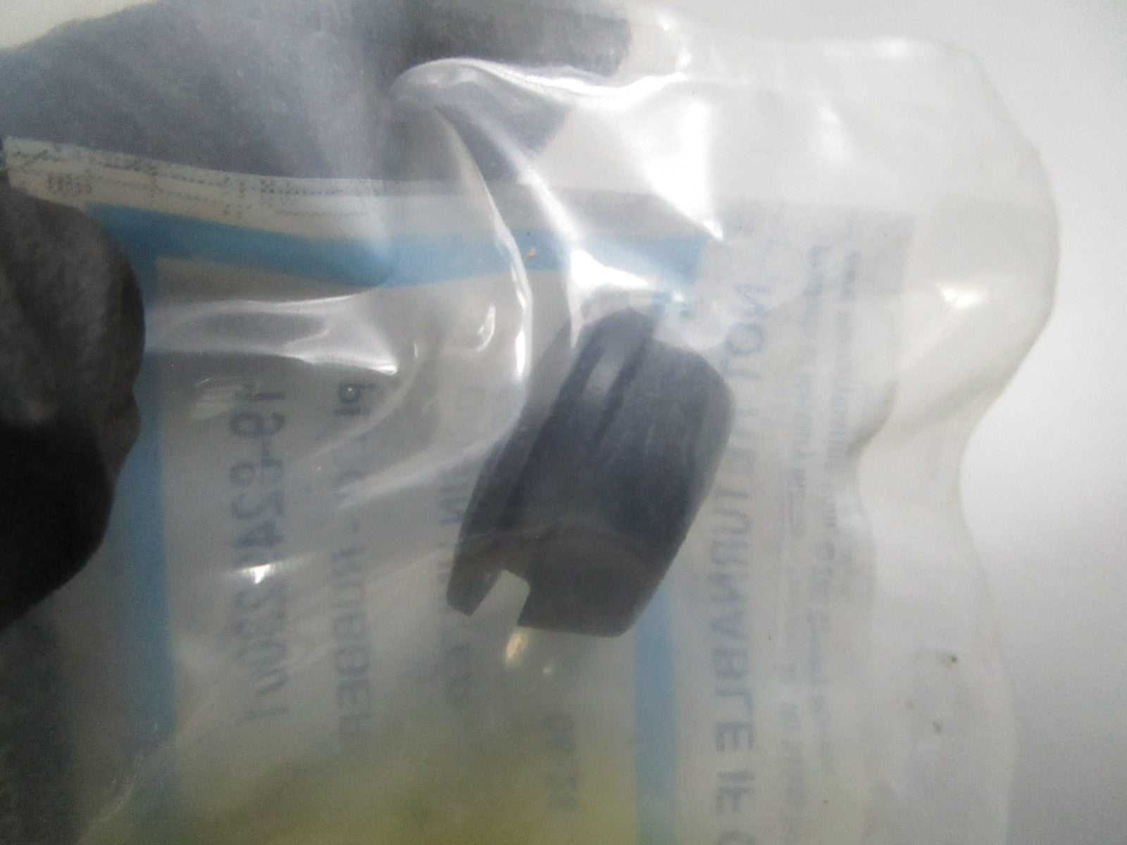 *NEW OEM* 0810 Mercury Quicksilver Plug 19-824928001
