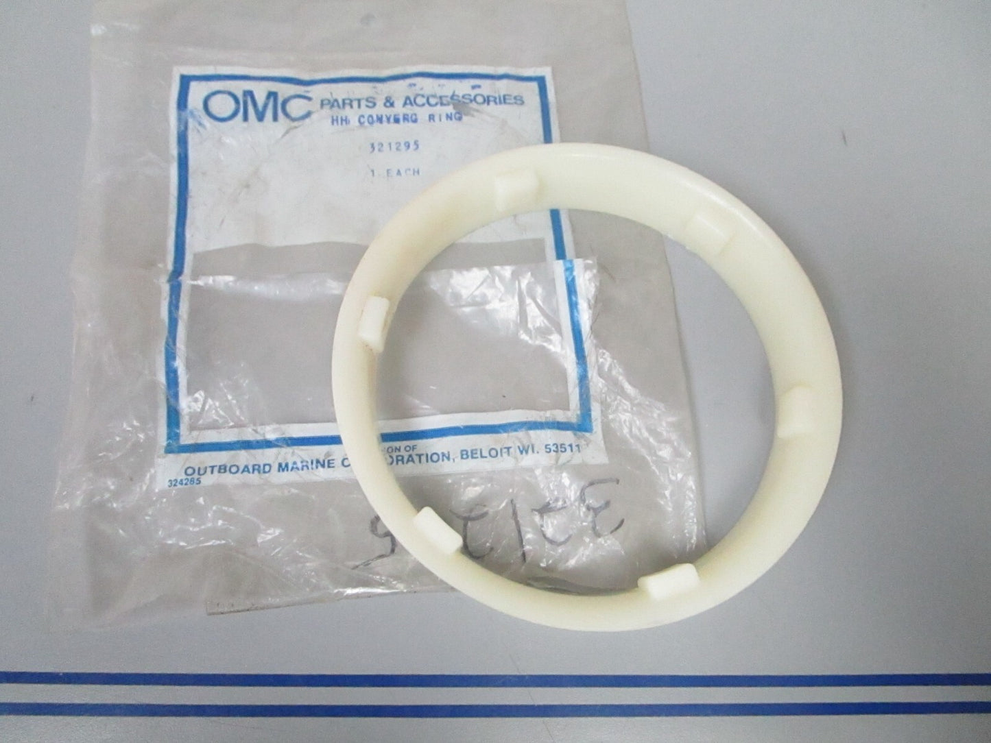 *NEW OEM* 0810 OMC Johnson Evinrude Propeller Converging Ring 321295 0321295
