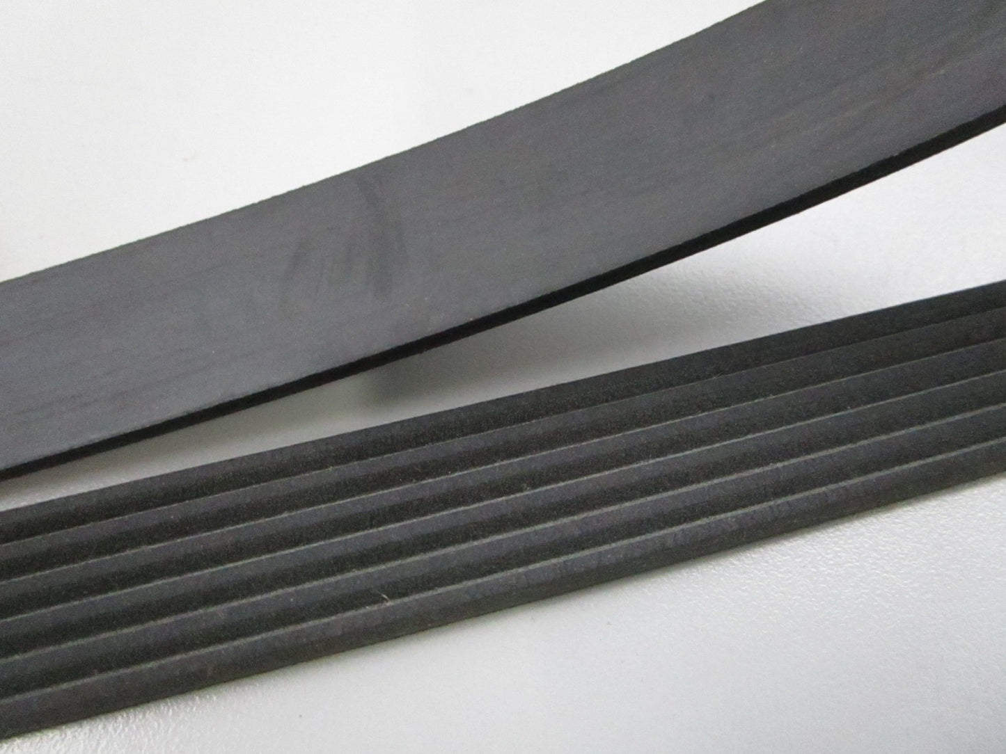 Gates NEW Micro-V Serpentine Belt K060523 6-Rib 52.875" Mercedes Nissan NOS 0810