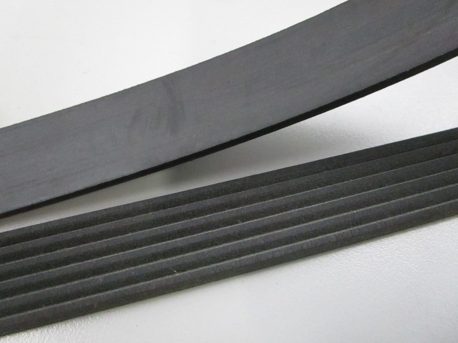 Gates NEW Micro-V Serpentine Belt K060523 6-Rib 52.875" Mercedes Nissan NOS 0810