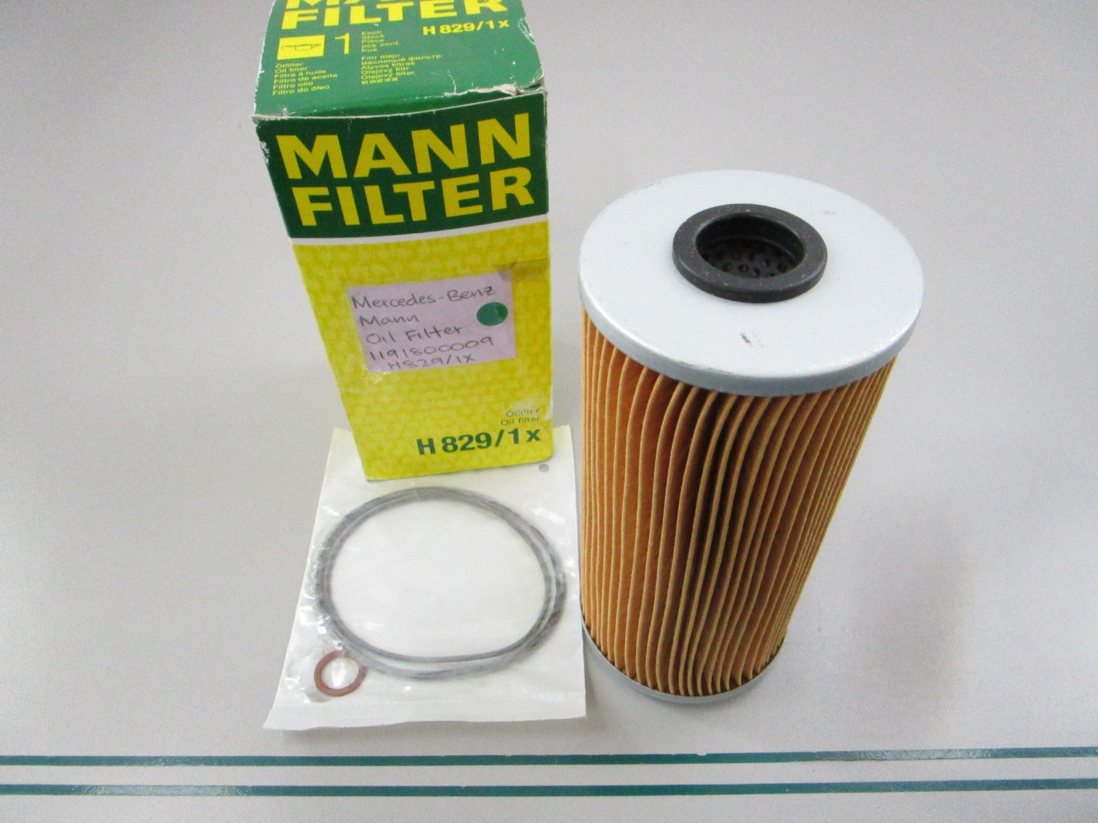 NEW OEM 1191800009 H829/1X Mercedes-Benz Mann Oil Filter 0810