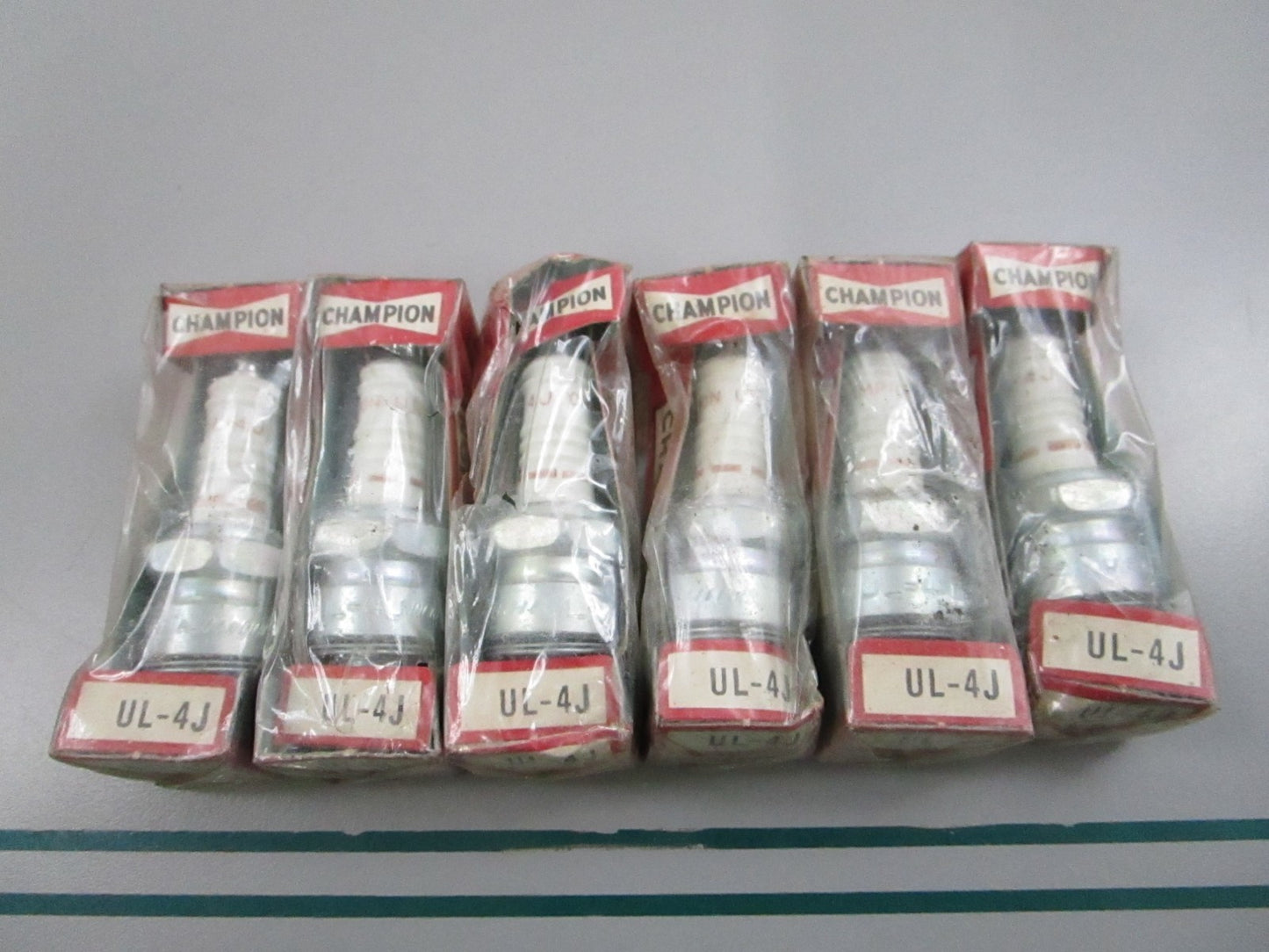 NEW (LOT OF 6) UL-4J Champion Spark Plug 0810