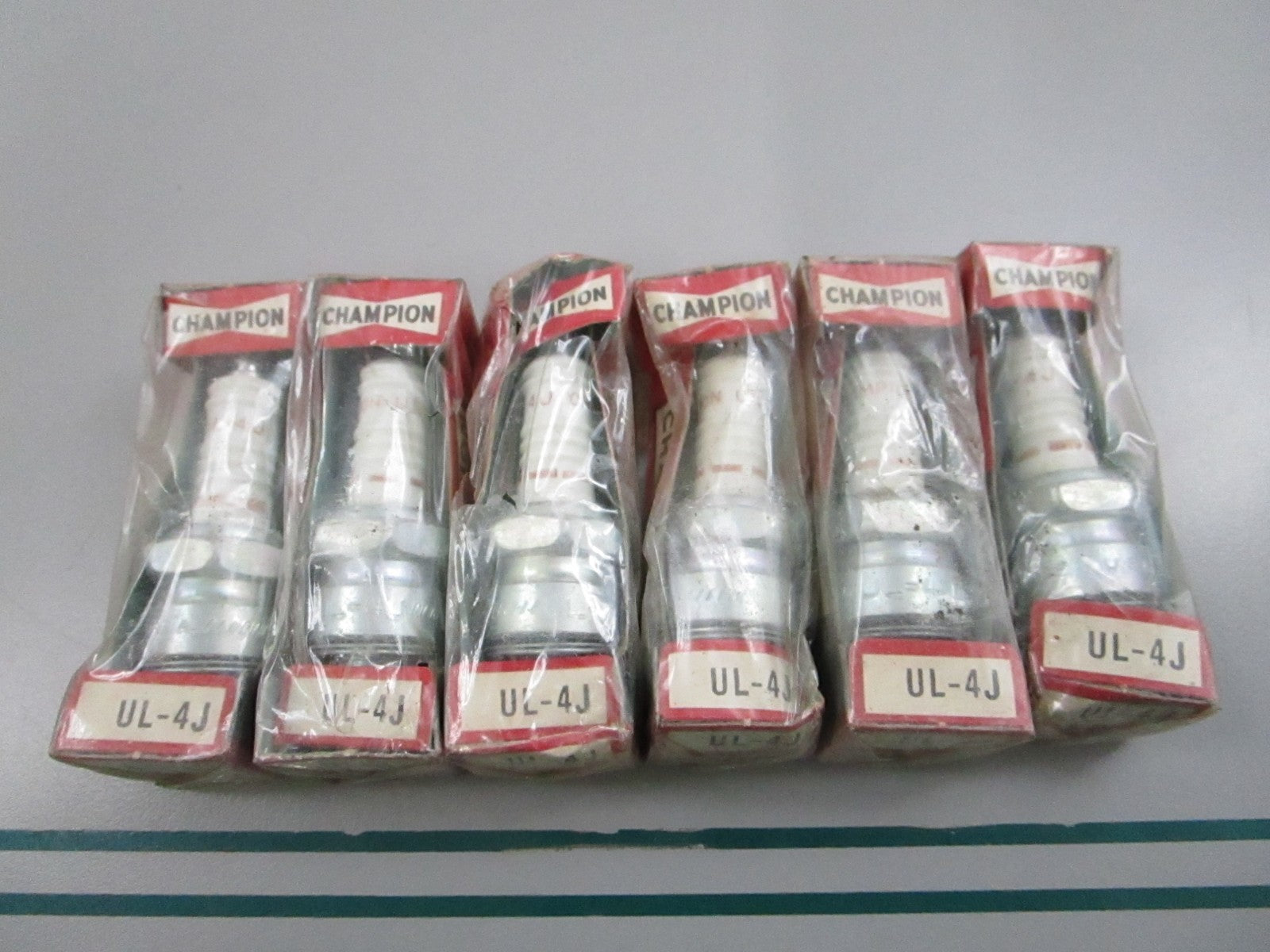 NEW (LOT OF 6) UL-4J Champion Spark Plug 0810