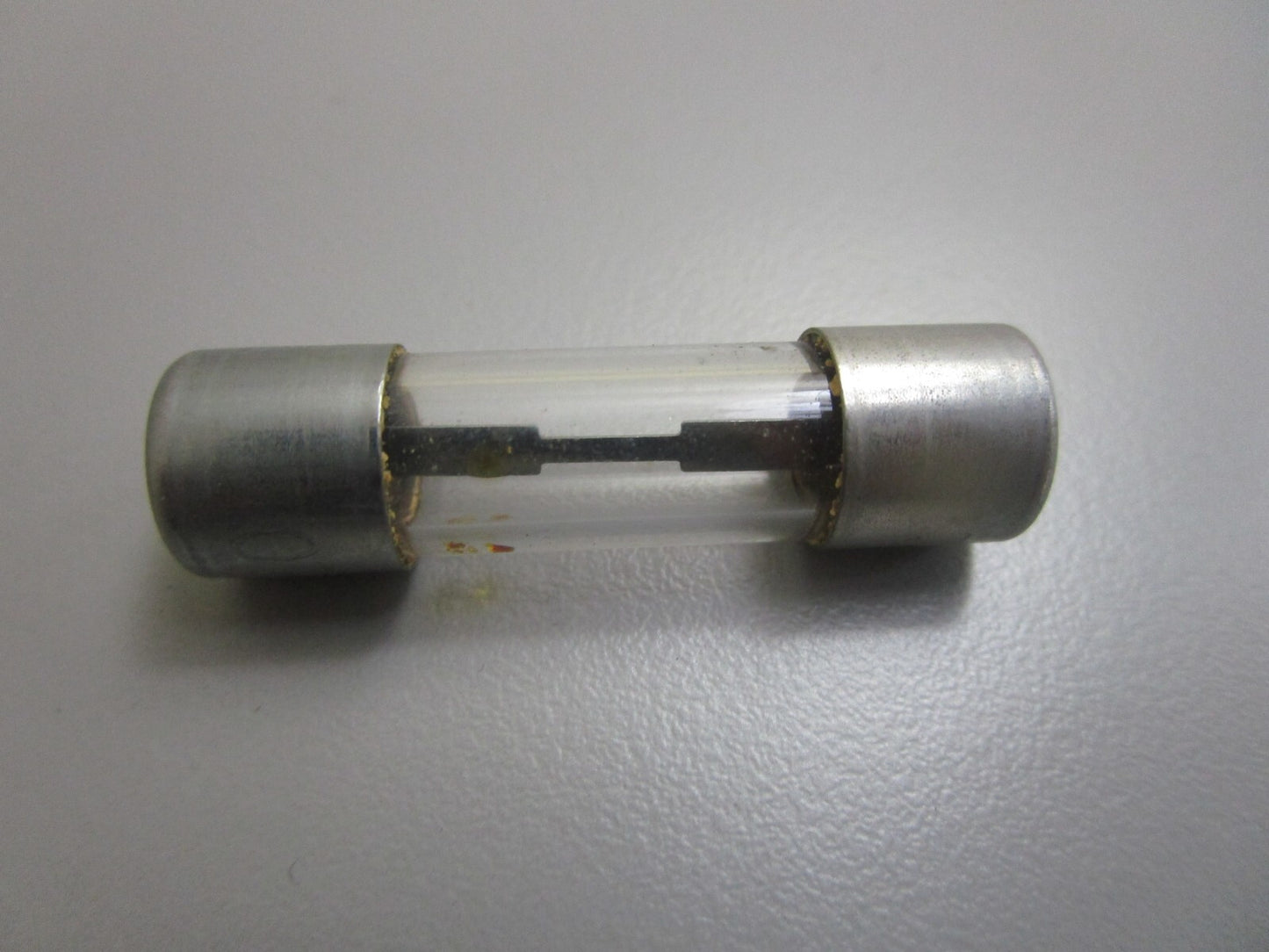 *NEW OEM* 0810 Volvo Penta Fuse 350965-5