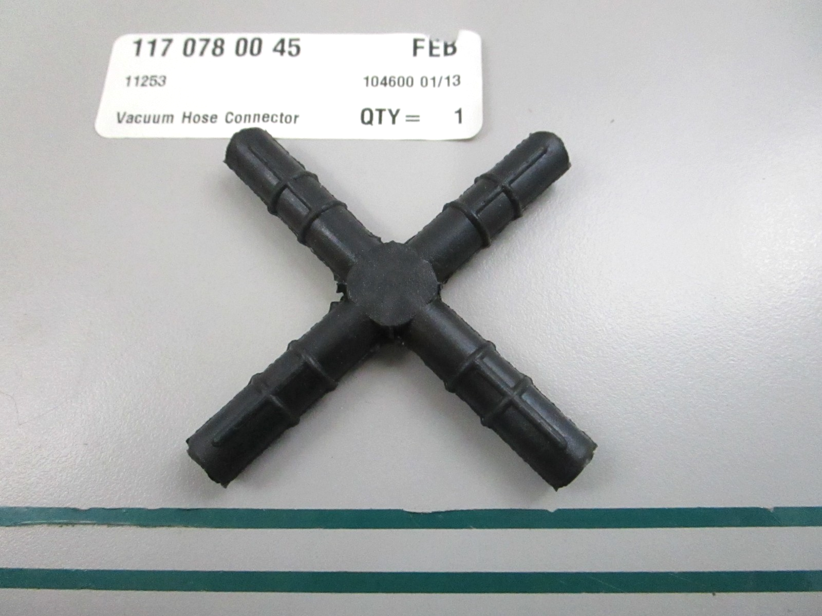 NEW OEM 1170780045 Mercedes-Benz Vacuum Hose Connector 0810