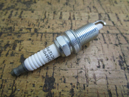 *NEW* (LOT OF 4) 0810 Champion Spark Plug 974 RC12PEPB