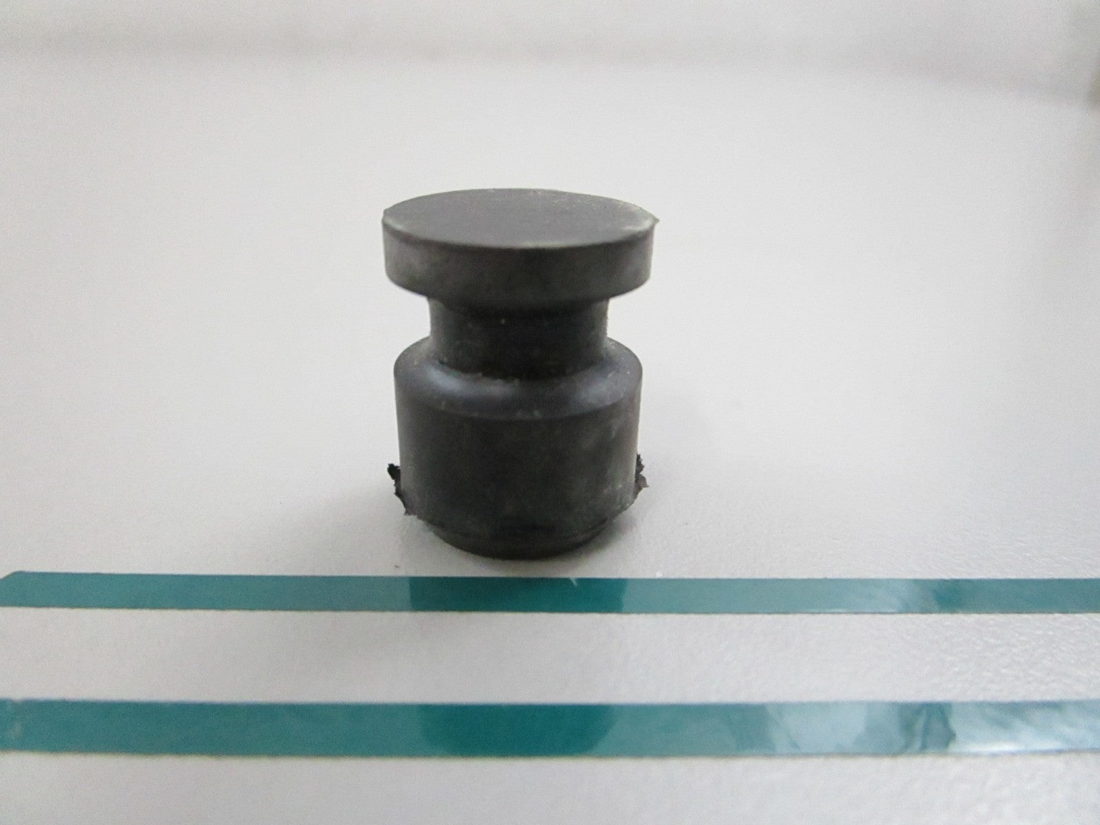 NEW OEM 92074-035 Kawasaki Rubber Plug 0810