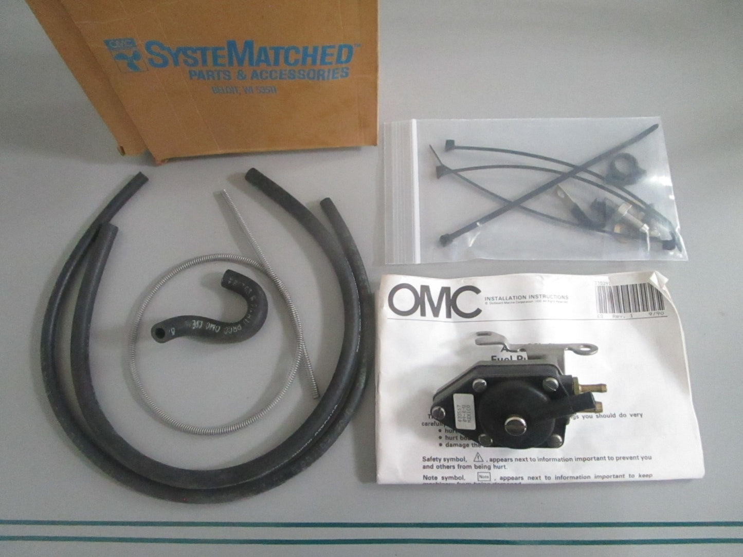 NEW OEM 431960 0431960 OMC Johnson Evinrude Fuel Pump Kit 0820