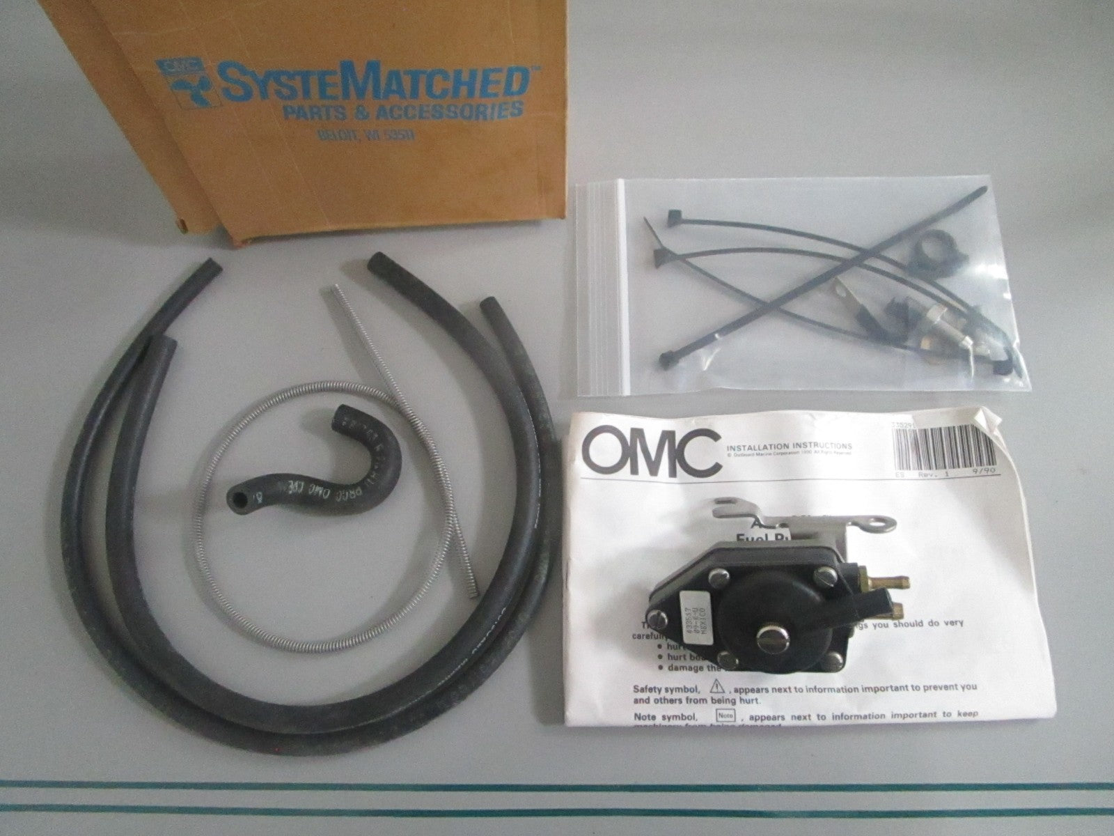 NEW OEM 431960 0431960 OMC Johnson Evinrude Fuel Pump Kit 0820