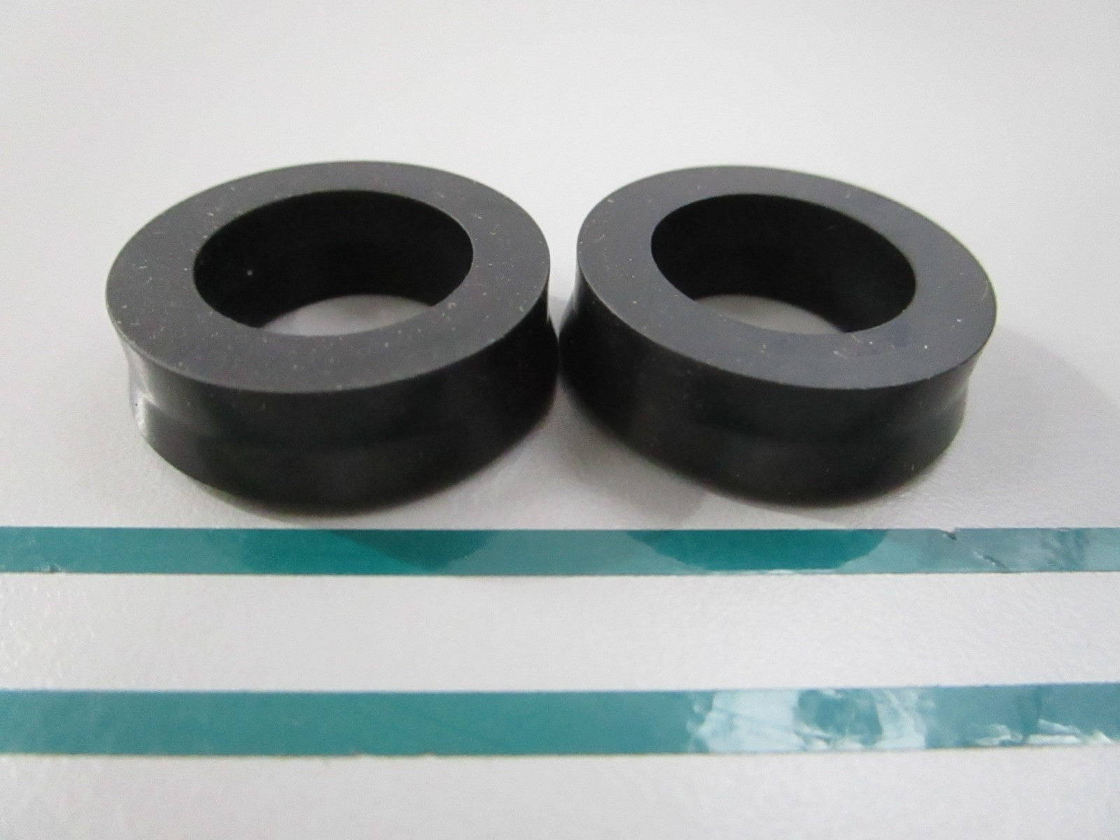 NEW OEM (LOT OF 2) 809930 Volvo Penta Rubber Collar 0810
