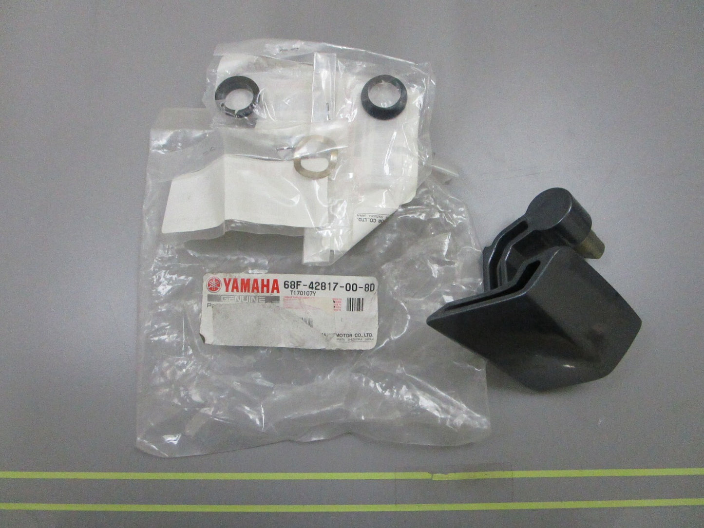 *NEW OEM* 0810 Yamaha Clamp Lever 68F-42817-00-8D