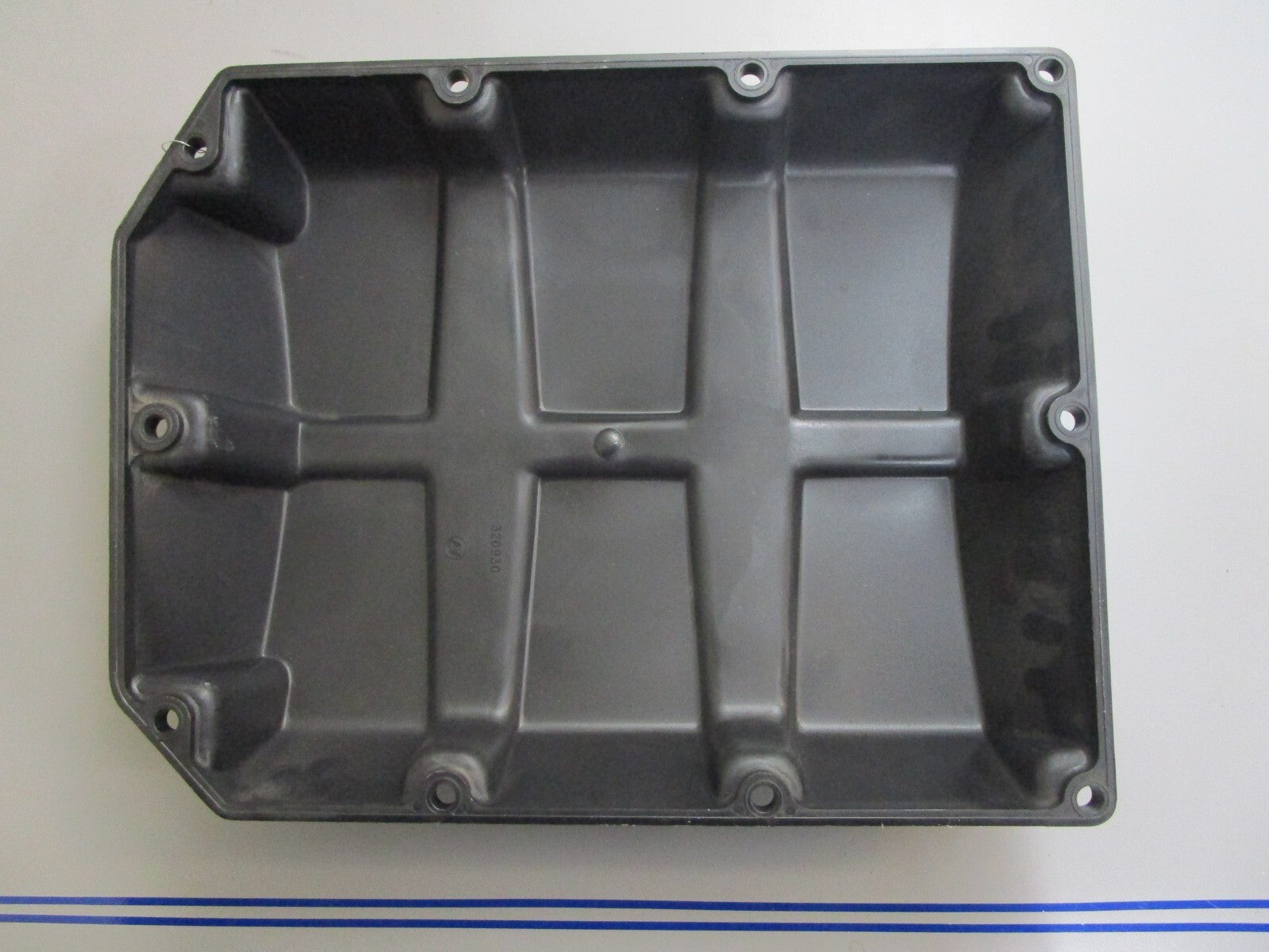 *NEW OEM* 0820 OMC Johnson Evinrude Air Silencer Cover 320930 0320930