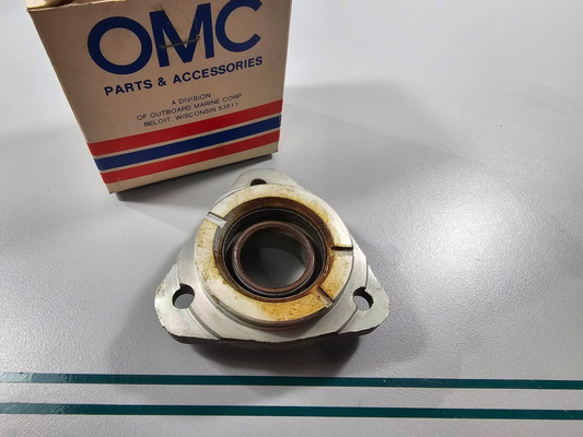 NEW OEM 386450 0386450 OMC Johnson Evinrude Crankhead Case 0810