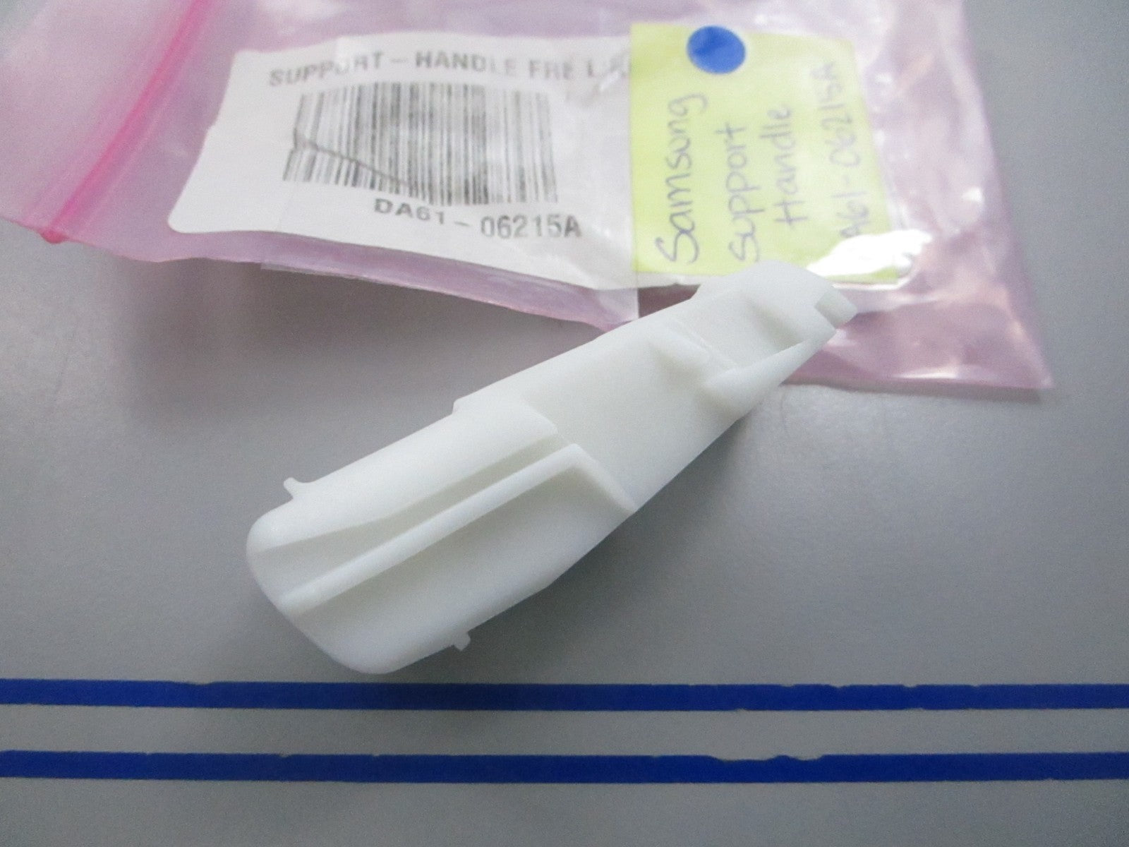 NEW OEM DA61-06215A Samsung Support Handle 0810