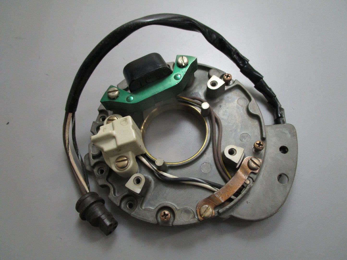 *NEW OEM* 0820 OMC Johnson Evinrude Charge Coil & Plate Assy 582413 0582413