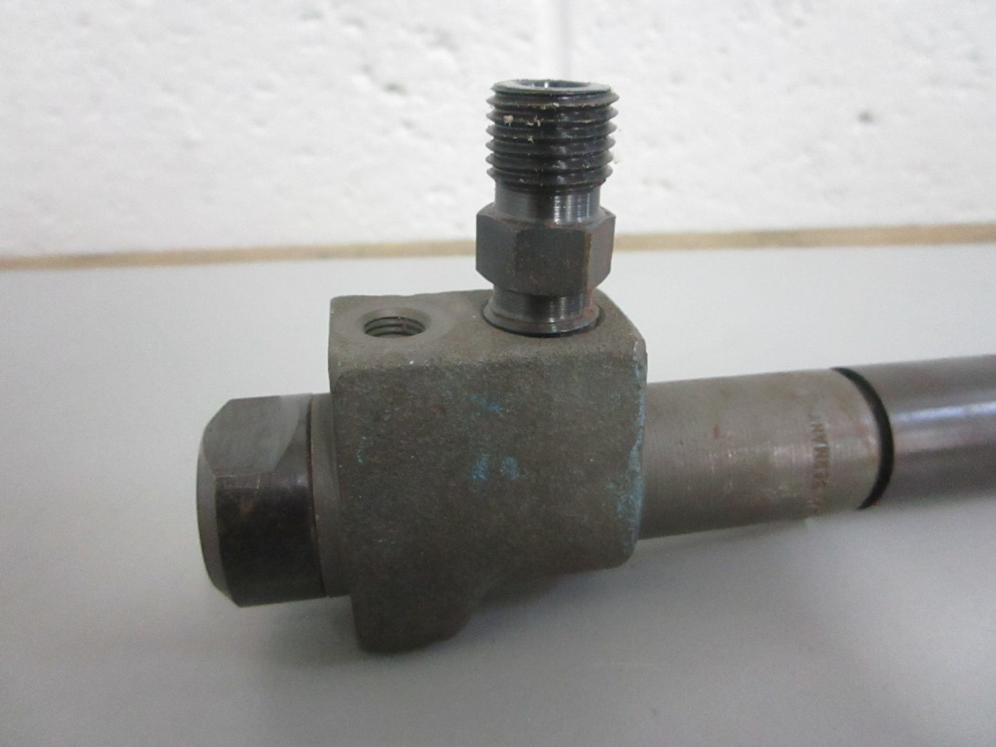 *NEW OEM* 0820 Volvo Penta Fuel Injector 833191
