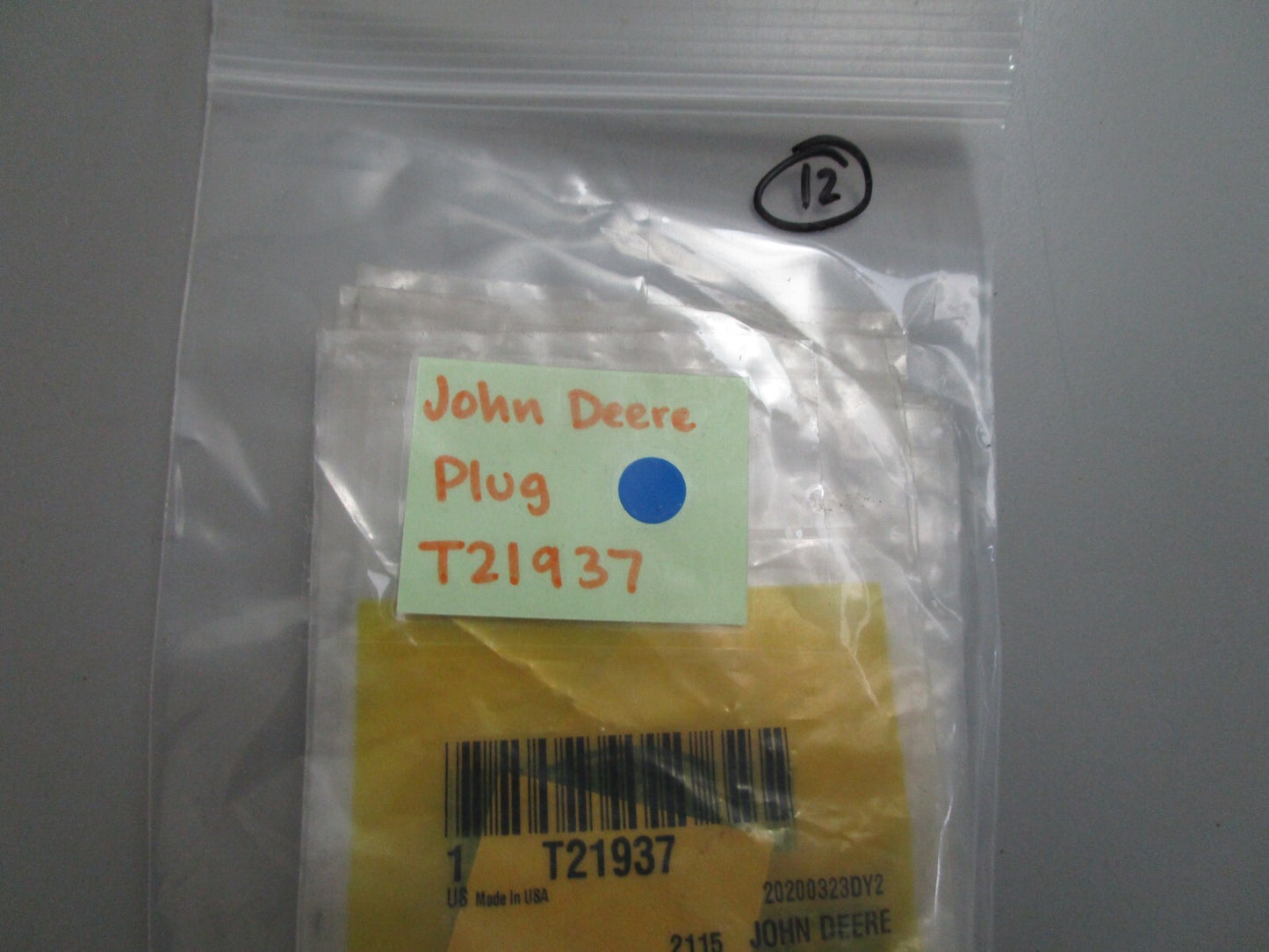 *NEW* 0810 John Deere Plug T21937