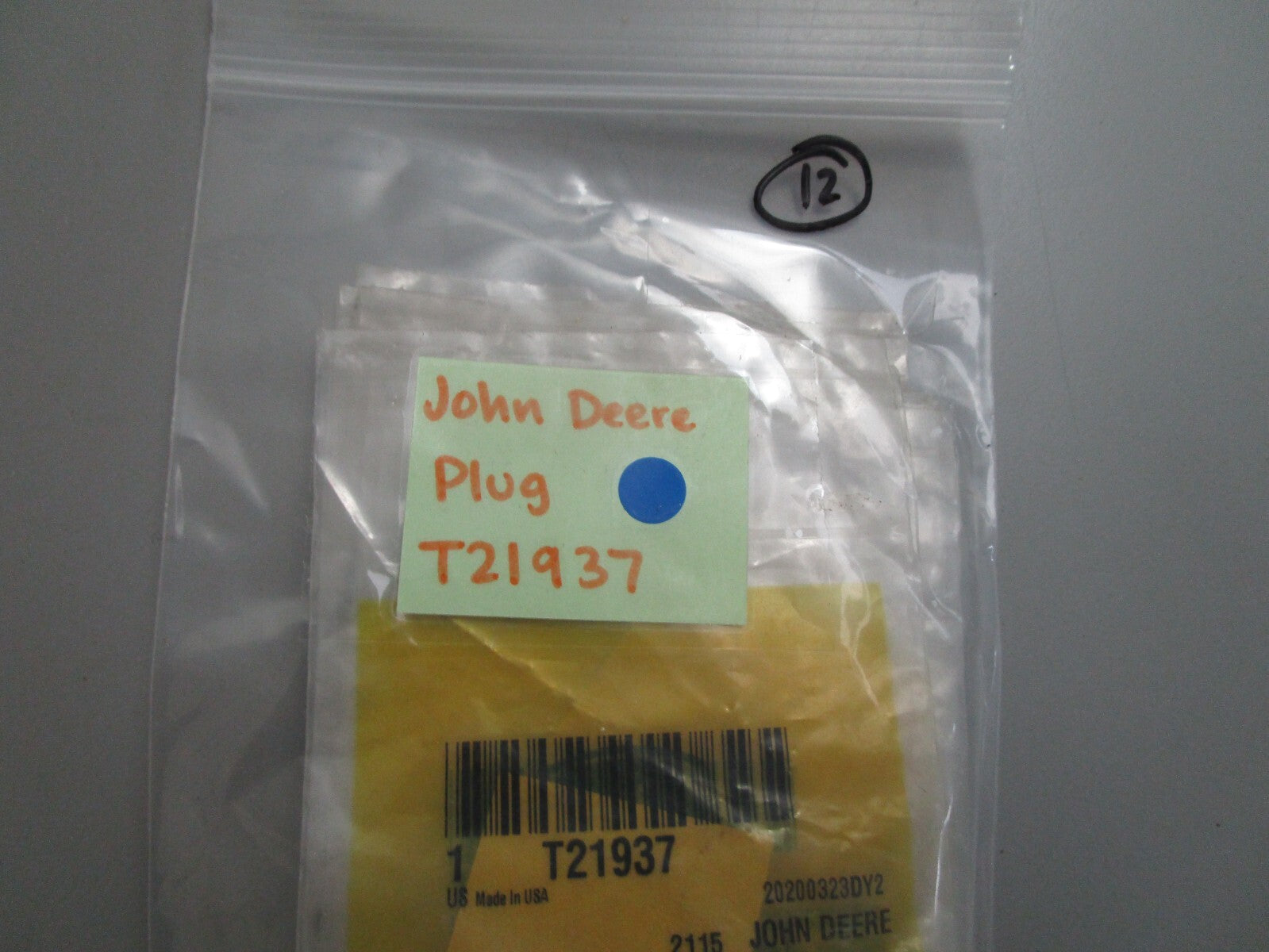 *NEW* 0810 John Deere Plug T21937