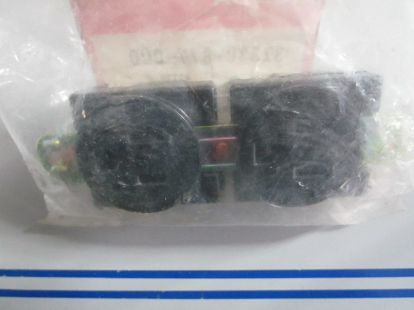 NEW OEM 32330-877-000 Honda Receptacle 0820