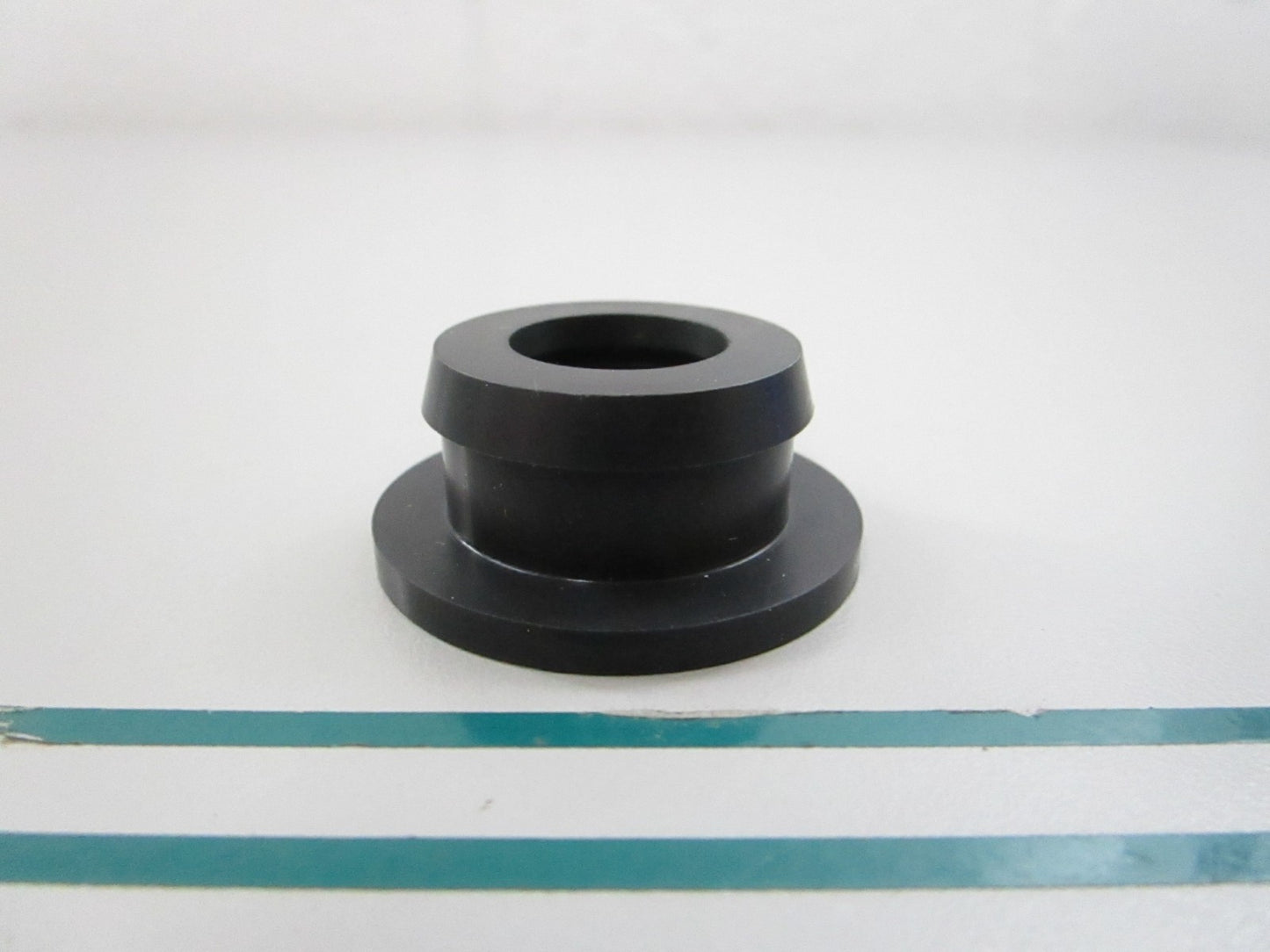 NEW OEM 3042401 Cummins Grommet Seal 0810