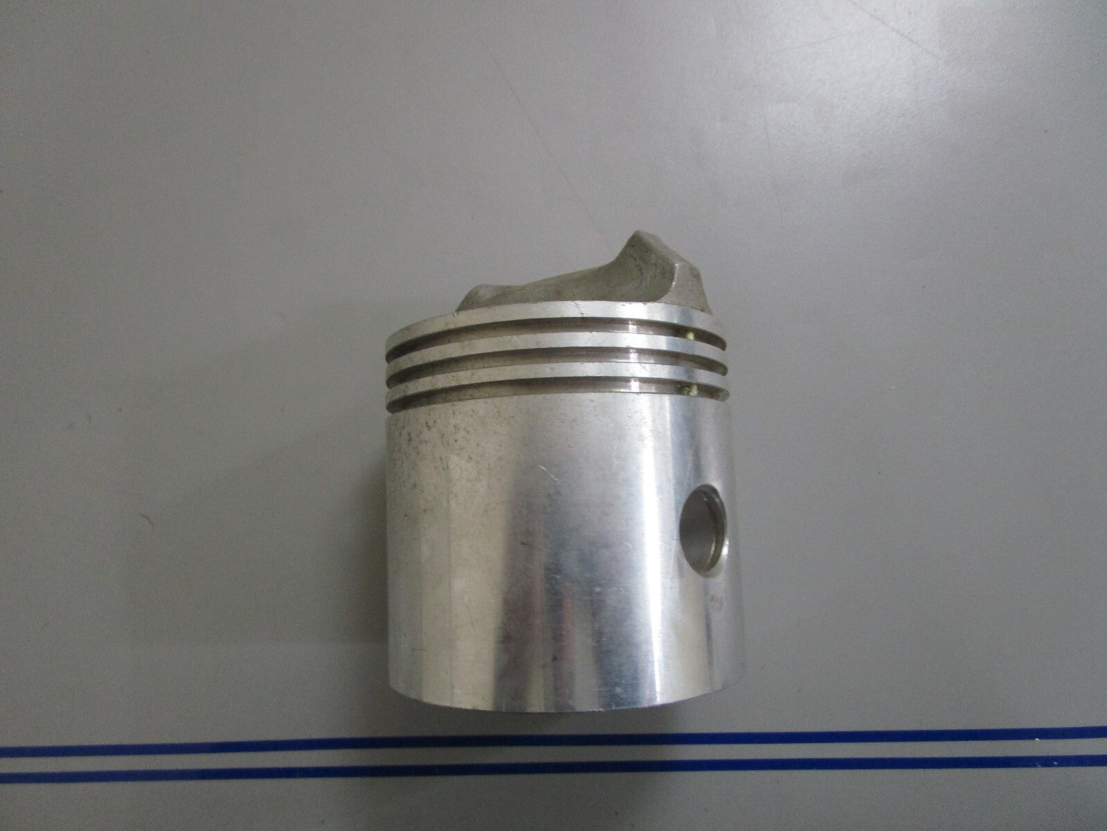 *NEW OEM* 0810 OMC Johnson Evinrude Piston 377073 0377073