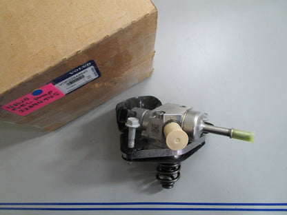 *NEW OEM* 0820 Volvo Penta Fuel Pump 22844945