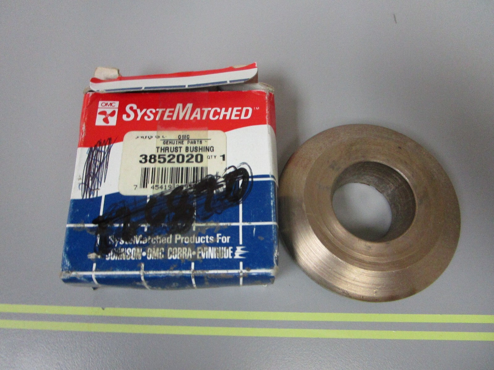 *NEW OEM* 0810 OMC Johnson Evinrude Thrust Bushing 3852020