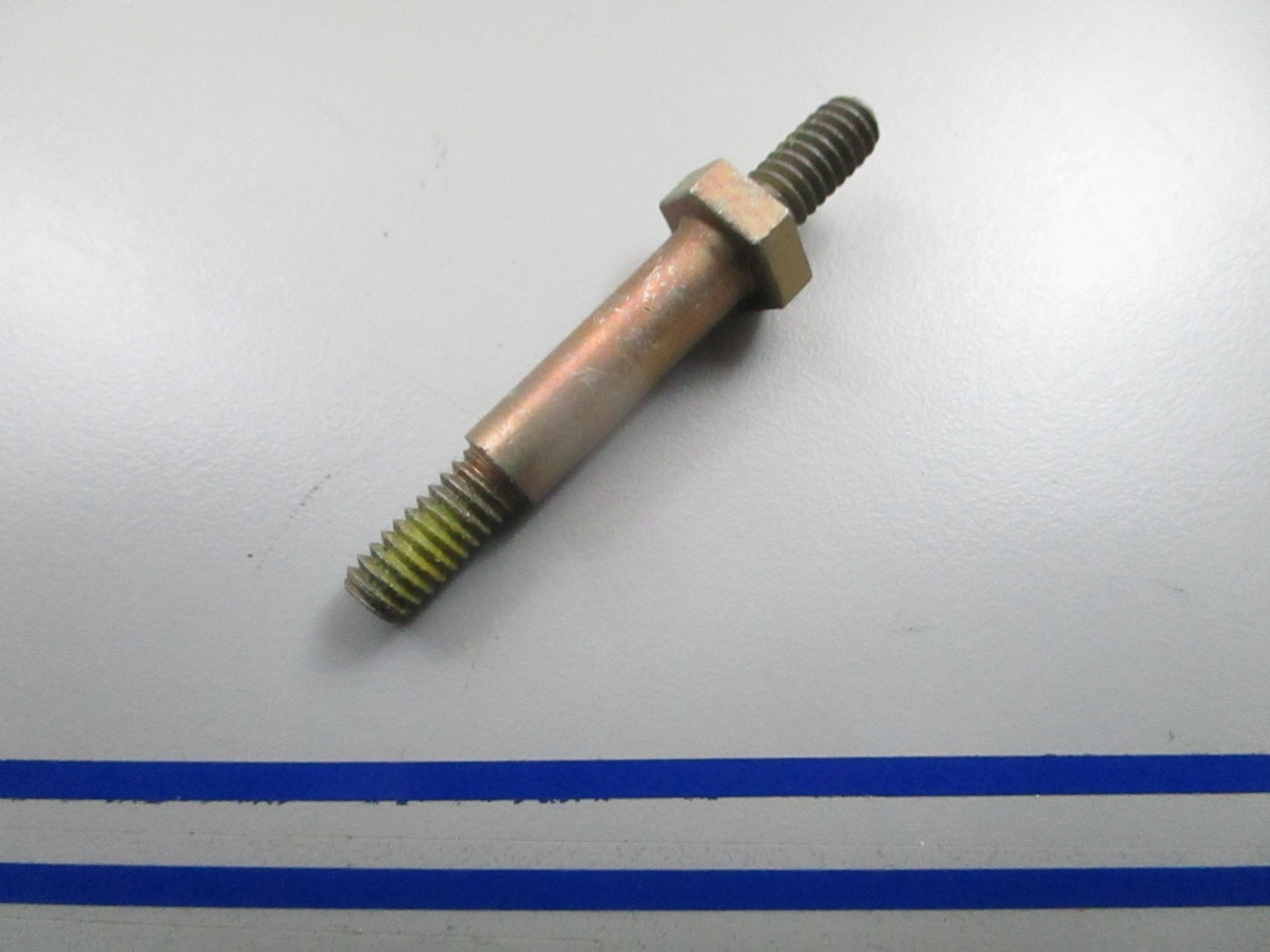 *NEW OEM* 0810 Volvo Penta Stud 3852708