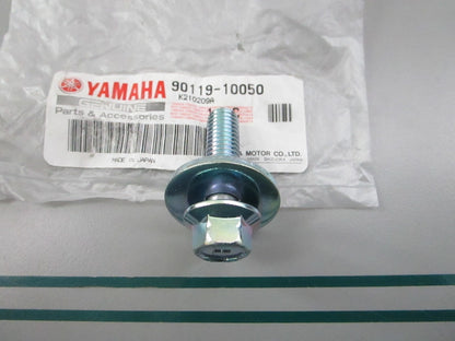 NEW OEM 90119-10050-00 Yamaha Bolt w/ Washer 0810