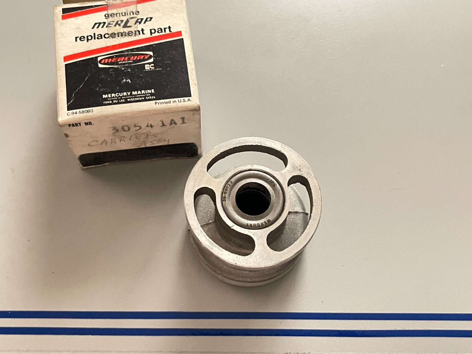*NEW OEM* 0720 Mercury Quicksilver Bearing Carrier 30541A1