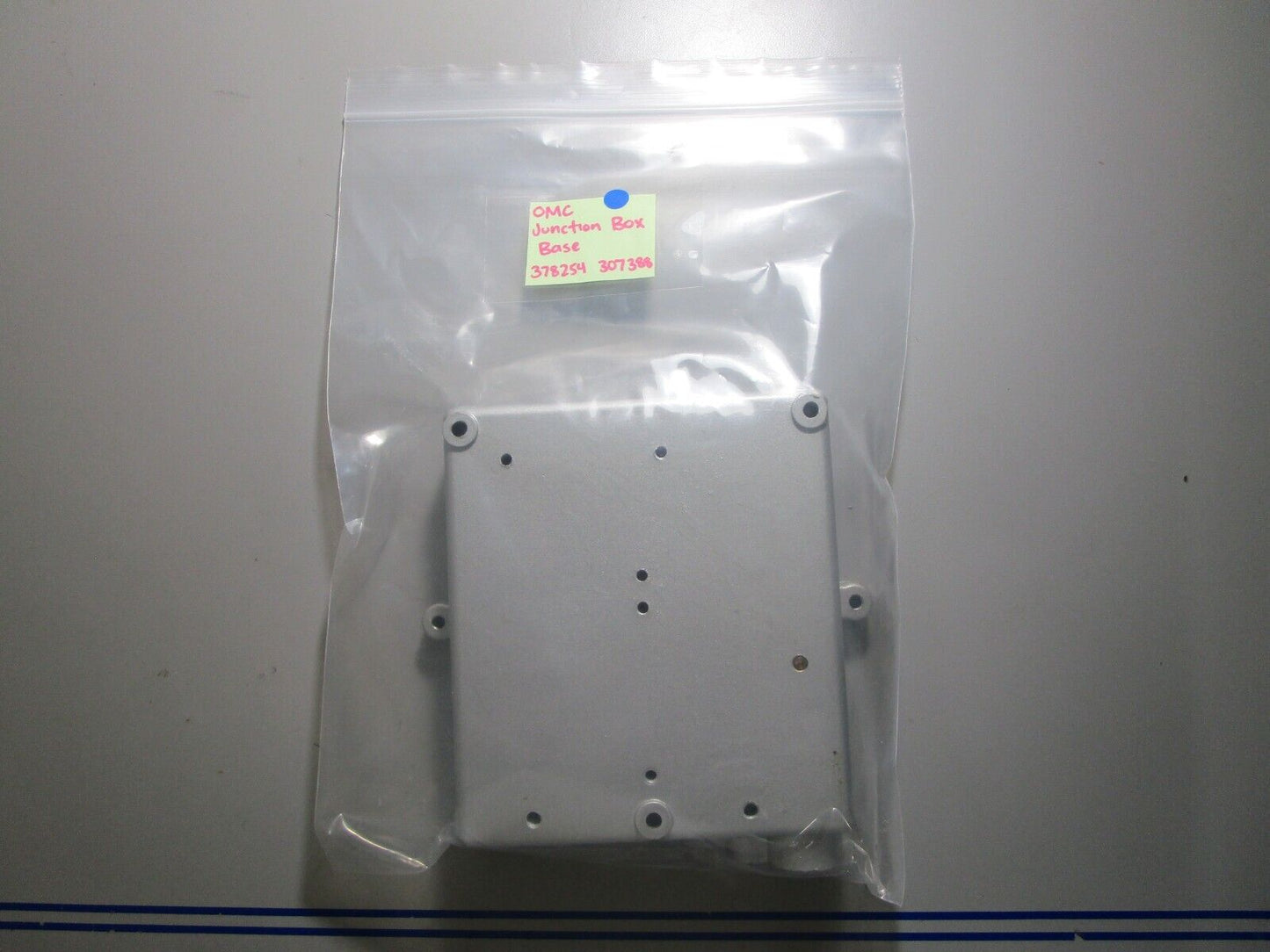 *NEW OEM* 0810 OMC Johnson Evinrude Junction Box Base 378254 307388