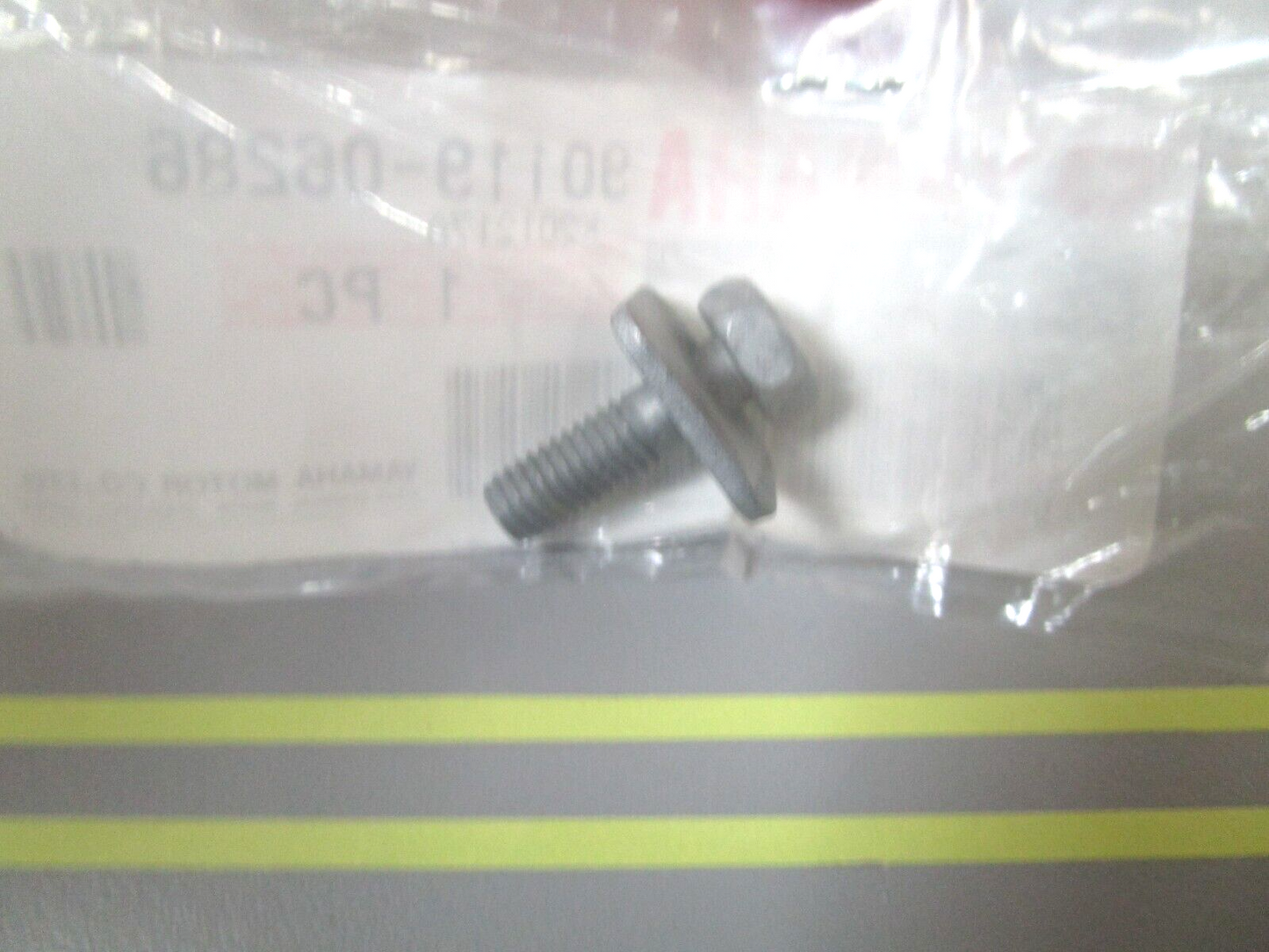 *NEW OEM* 0750 Yamaha BOLT w/WASHER 90119-06286-00
