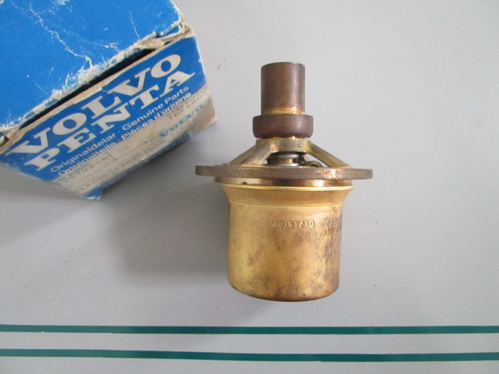 NEW OEM 875792 Volvo Penta Thermostat 0820