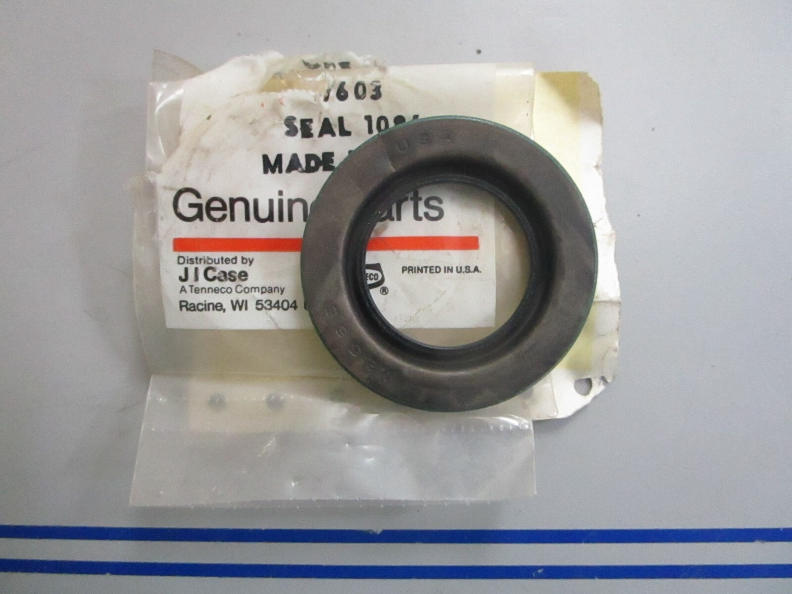 *NEW OEM* 0820 Case IH Seal 17603