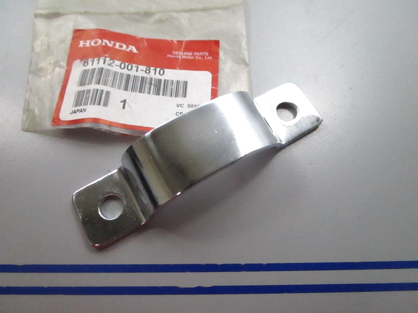 NEW OEM 81112-001-810 Honda Stay Carrier 0810
